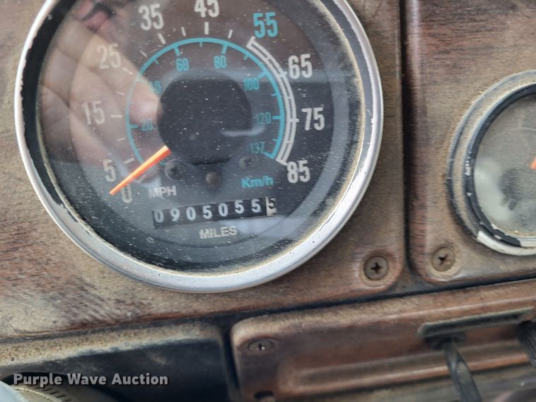 image for item DO3579 1989 Freightliner FLD  semi truck