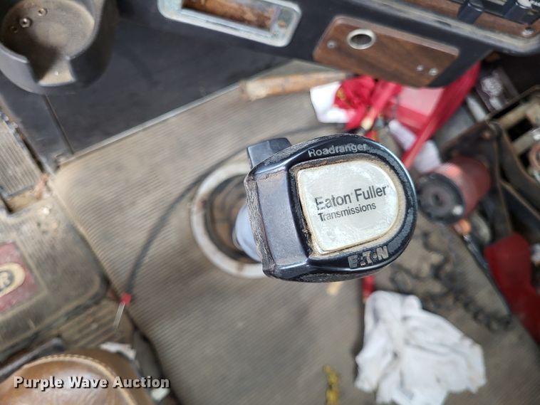 image for item DO3579 1989 Freightliner FLD  semi truck