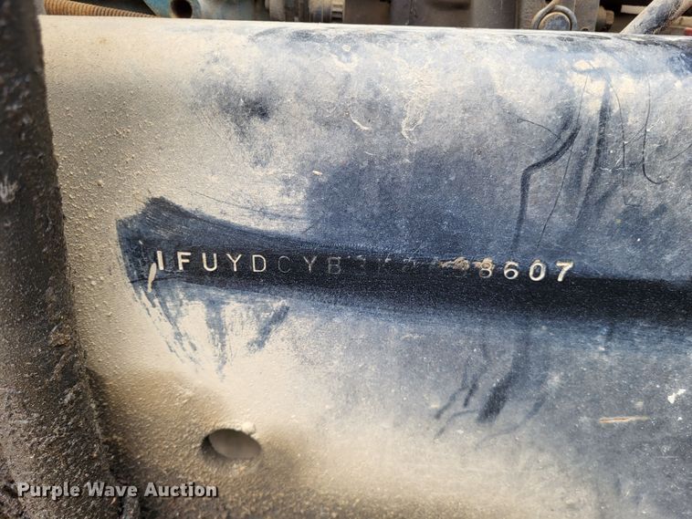 image for item DO3579 1989 Freightliner FLD  semi truck