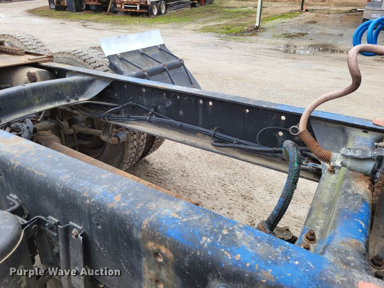 image for item DO3579 1989 Freightliner FLD  semi truck