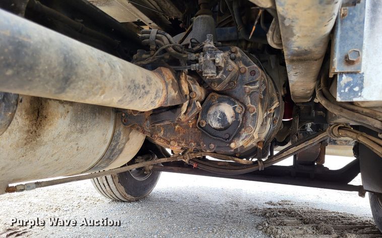 image for item DO3579 1989 Freightliner FLD  semi truck