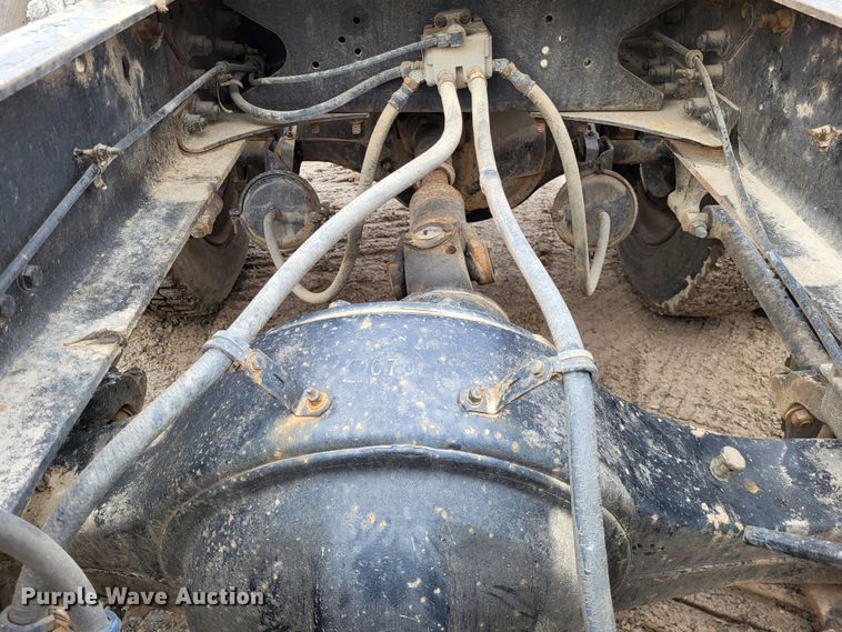 image for item DO3579 1989 Freightliner FLD  semi truck