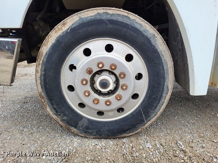 image for item DO3579 1989 Freightliner FLD  semi truck