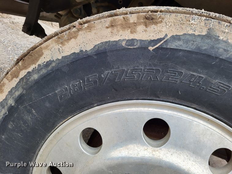 image for item DO3579 1989 Freightliner FLD  semi truck