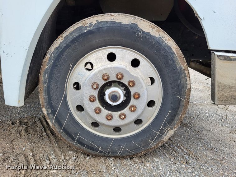 image for item DO3579 1989 Freightliner FLD  semi truck