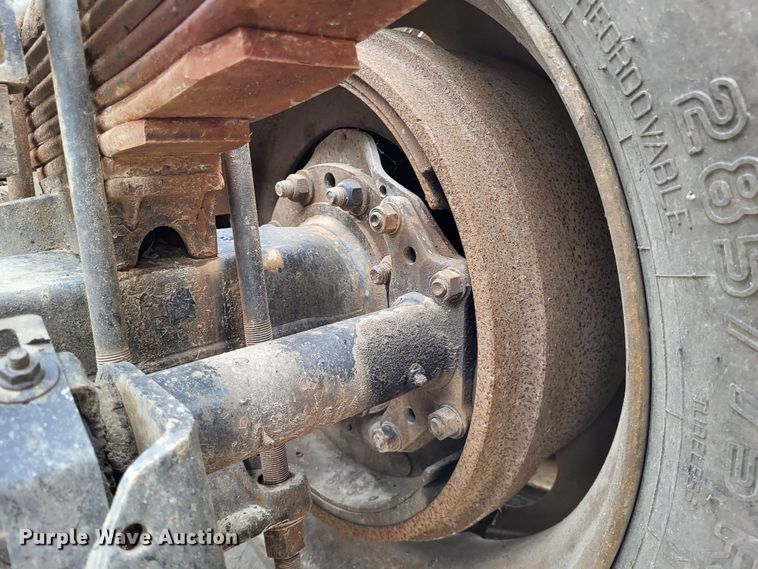 image for item DO3579 1989 Freightliner FLD  semi truck