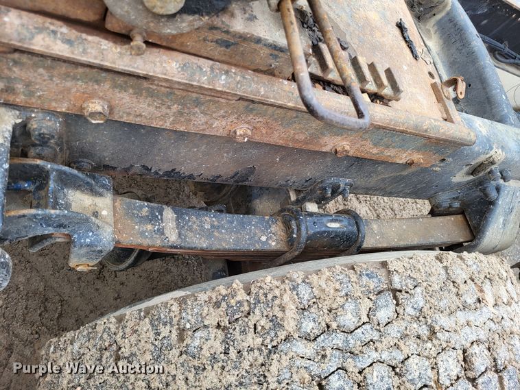 image for item DO3579 1989 Freightliner FLD  semi truck