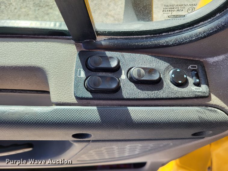 image for item DO3582 2013 Freightliner Cascadia semi truck