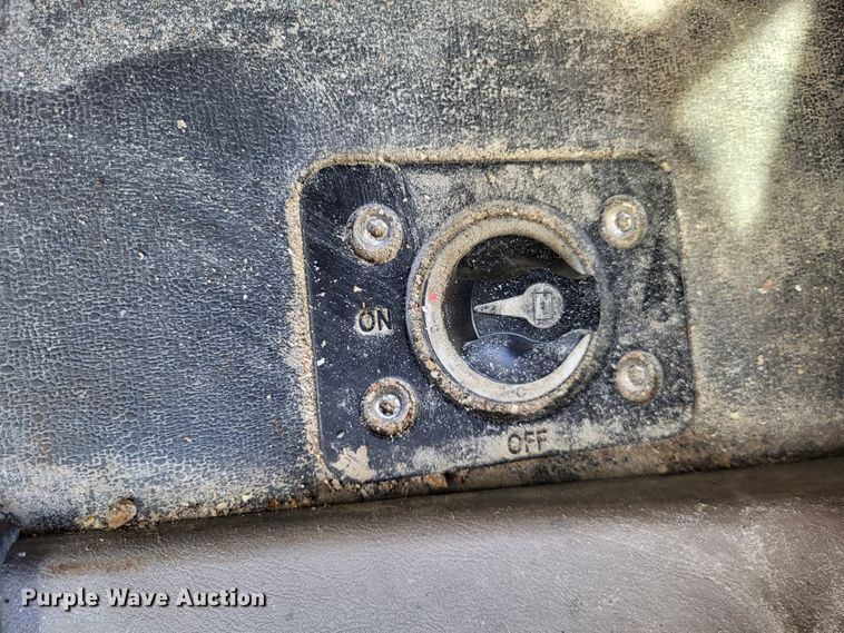 image for item DO3582 2013 Freightliner Cascadia semi truck