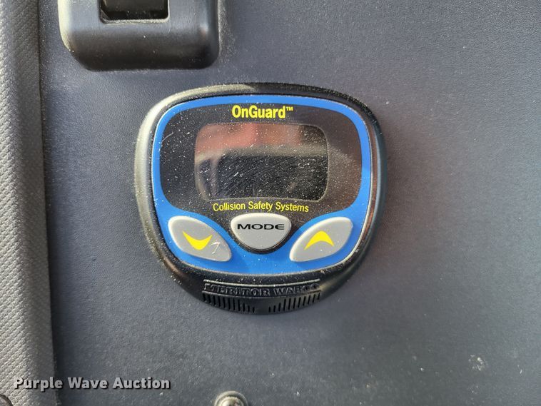 image for item DO3582 2013 Freightliner Cascadia semi truck