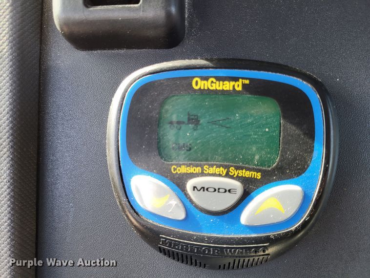 image for item DO3582 2013 Freightliner Cascadia semi truck