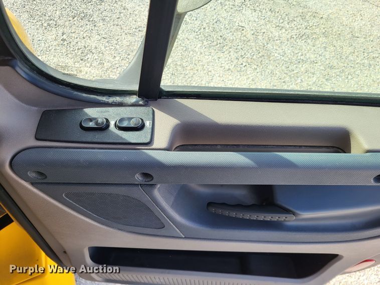 image for item DO3582 2013 Freightliner Cascadia semi truck