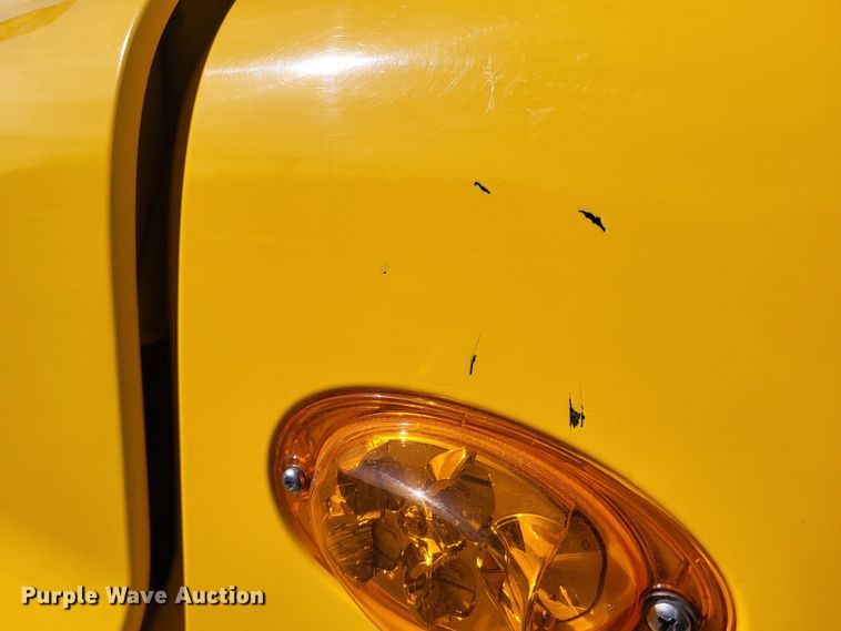 image for item DO3582 2013 Freightliner Cascadia semi truck