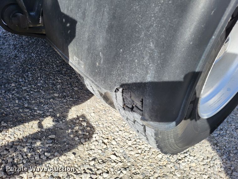 image for item DO3582 2013 Freightliner Cascadia semi truck