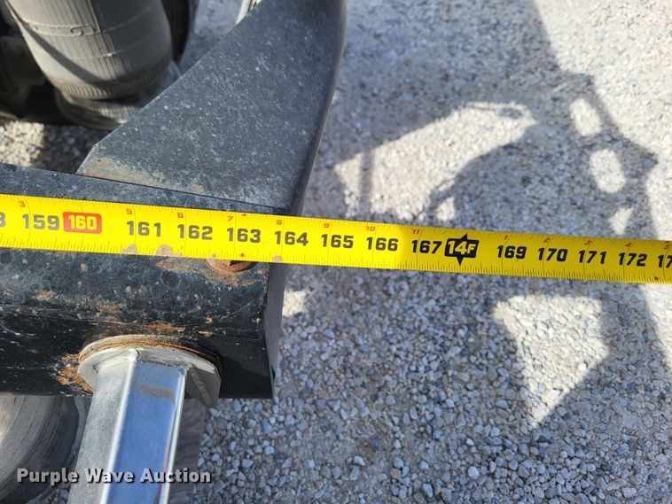 image for item DO3582 2013 Freightliner Cascadia semi truck