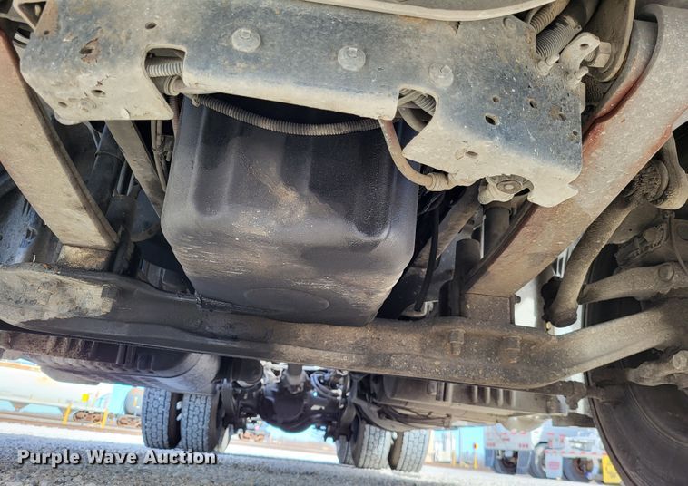 image for item DO3582 2013 Freightliner Cascadia semi truck