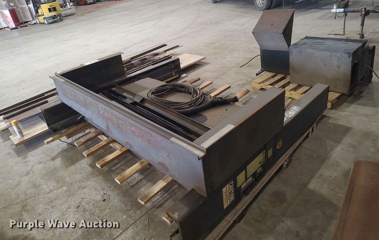 image for item DO3801 2013 Leyman FXD68PDD-8684RR  end gate lift