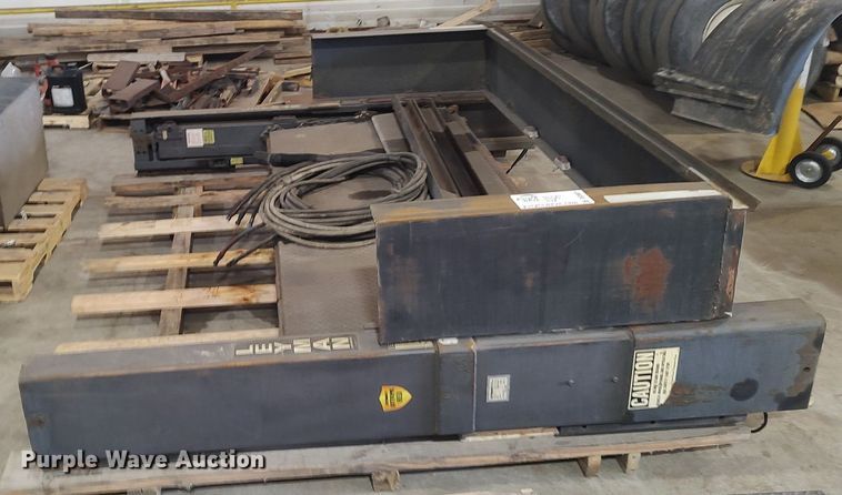 image for item DO3801 2013 Leyman FXD68PDD-8684RR  end gate lift