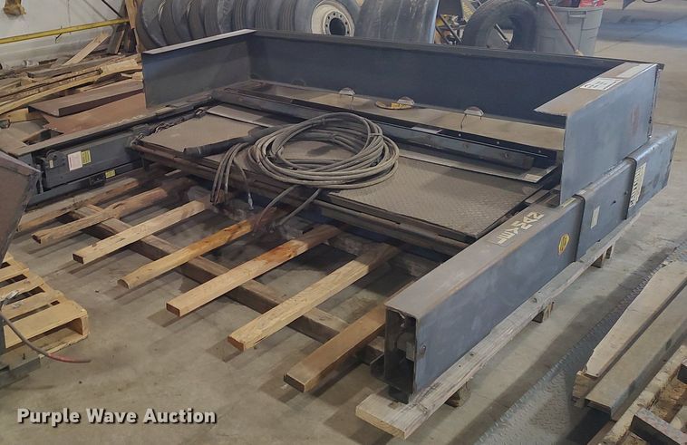 image for item DO3801 2013 Leyman FXD68PDD-8684RR  end gate lift