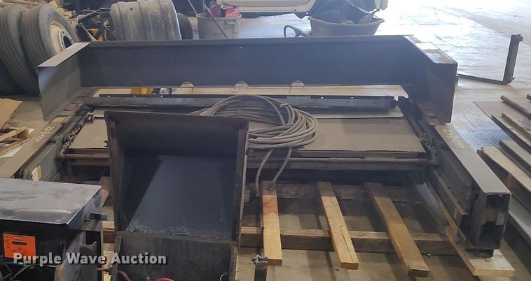 image for item DO3801 2013 Leyman FXD68PDD-8684RR  end gate lift