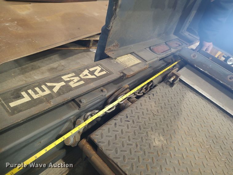 image for item DO3801 2013 Leyman FXD68PDD-8684RR  end gate lift