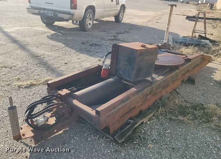 image for item DO3802 Hydraulic fifth wheel hitch assembly