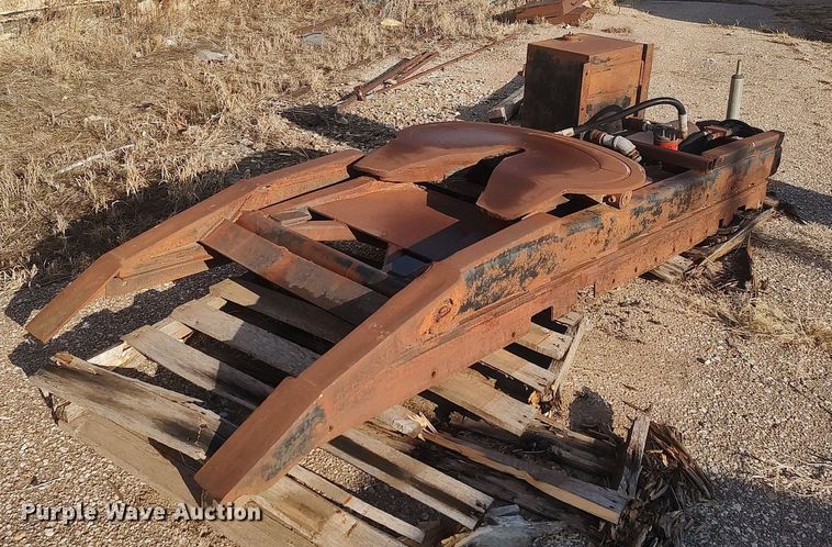 image for item DO3802 Hydraulic fifth wheel hitch assembly