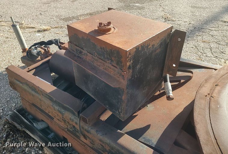 image for item DO3802 Hydraulic fifth wheel hitch assembly