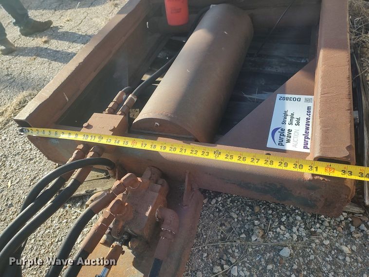 image for item DO3802 Hydraulic fifth wheel hitch assembly