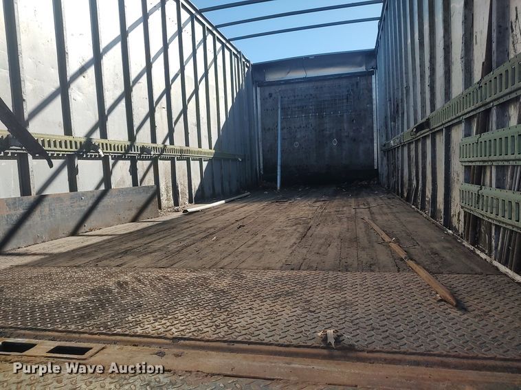 image for item DO3824 2002 International 4300  box truck