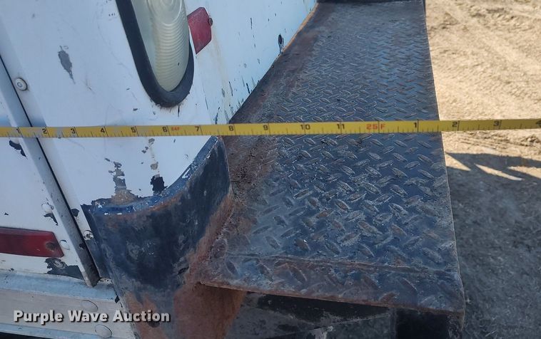 image for item DO3824 2002 International 4300  box truck