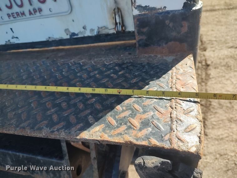 image for item DO3824 2002 International 4300  box truck