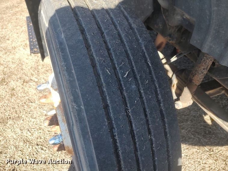 image for item DO3824 2002 International 4300  box truck