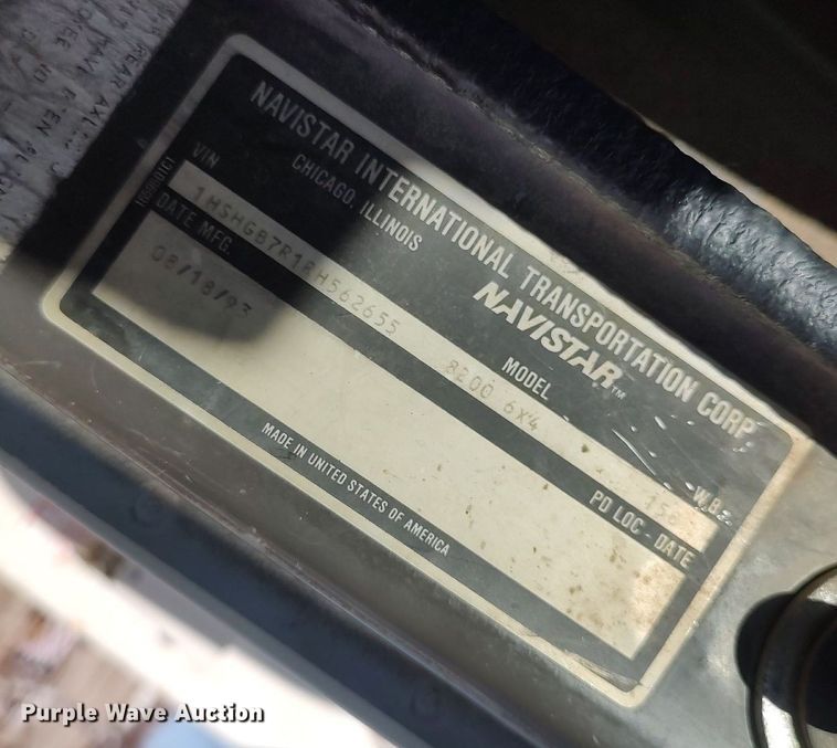 image for item DO3832 1994 International 8200  tank truck