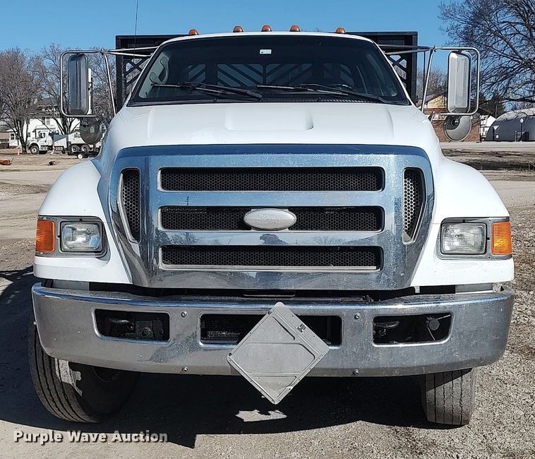 image for item DO3833 2008 Ford F750 Super Duty  flatbed truck