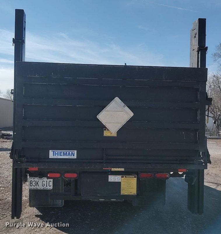 image for item DO3833 2008 Ford F750 Super Duty  flatbed truck