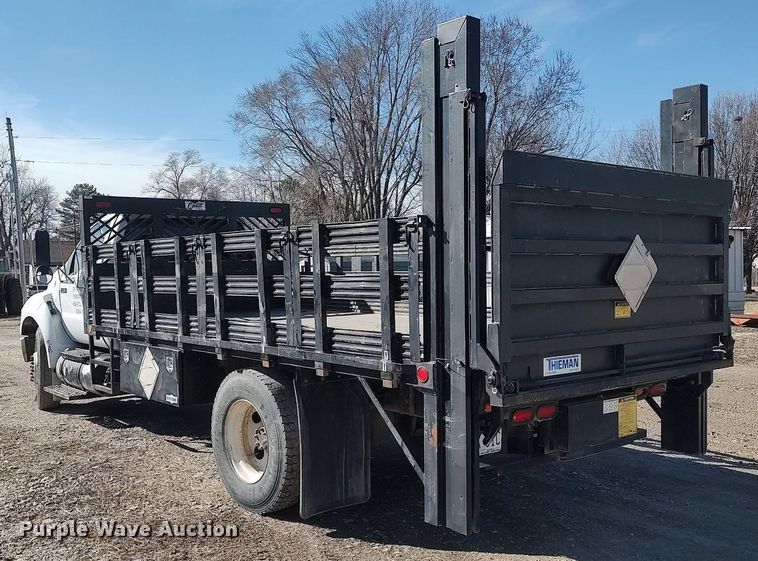 image for item DO3833 2008 Ford F750 Super Duty  flatbed truck
