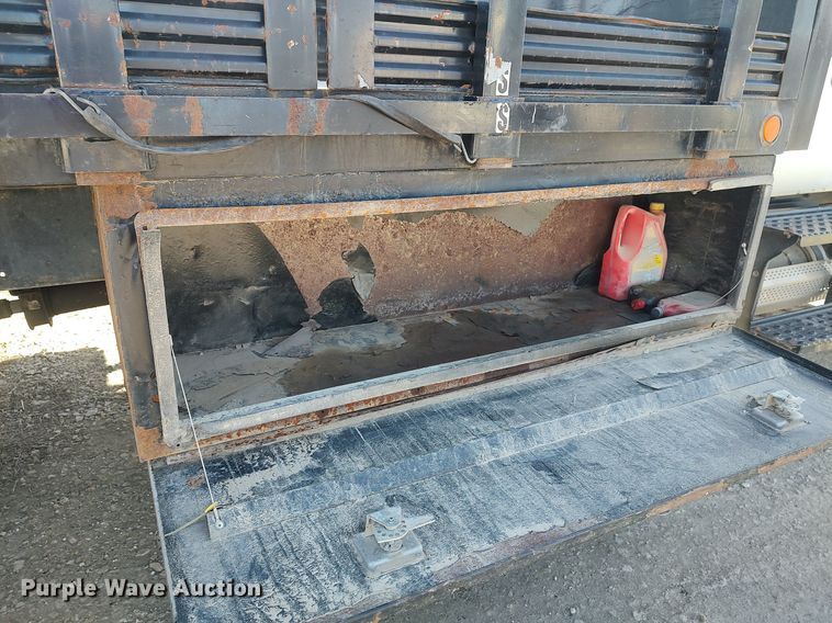 image for item DO3833 2008 Ford F750 Super Duty  flatbed truck