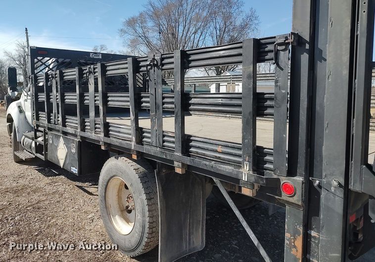 image for item DO3833 2008 Ford F750 Super Duty  flatbed truck