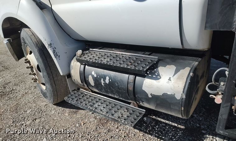 image for item DO3833 2008 Ford F750 Super Duty  flatbed truck