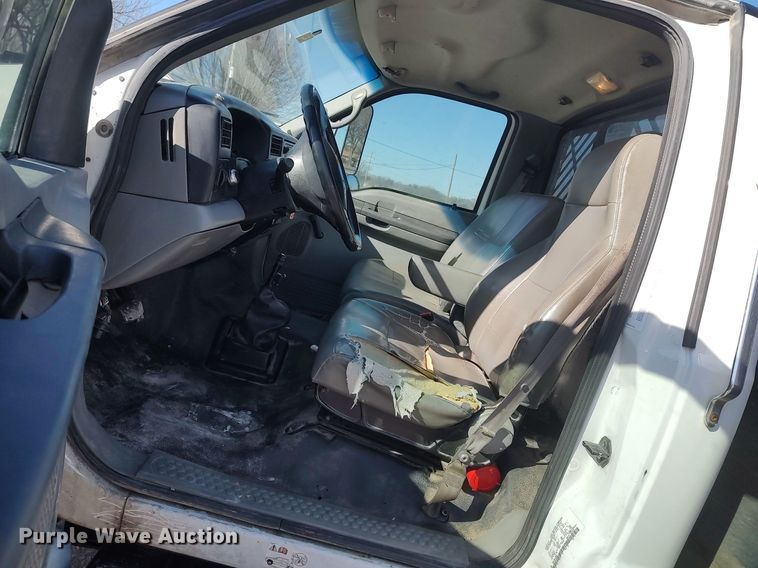 image for item DO3833 2008 Ford F750 Super Duty  flatbed truck