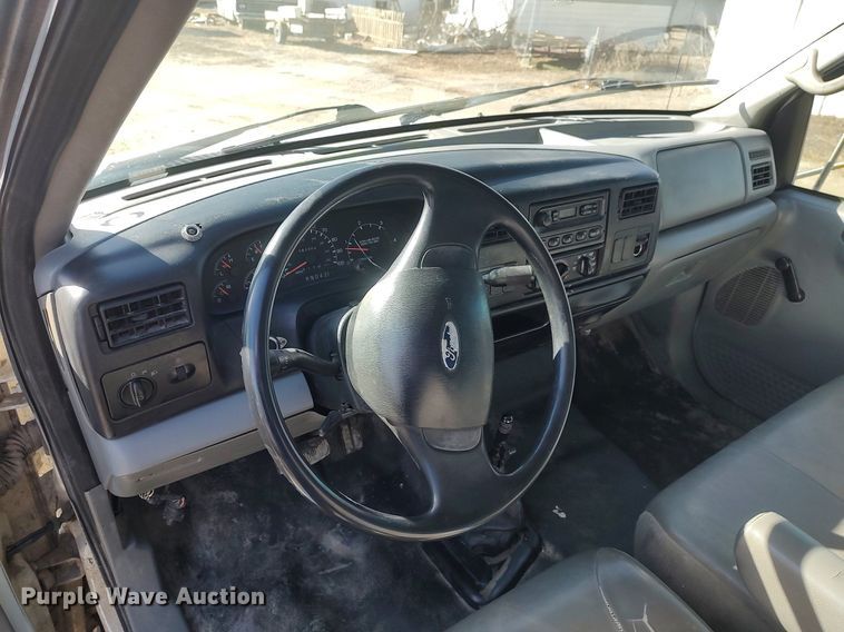 image for item DO3833 2008 Ford F750 Super Duty  flatbed truck