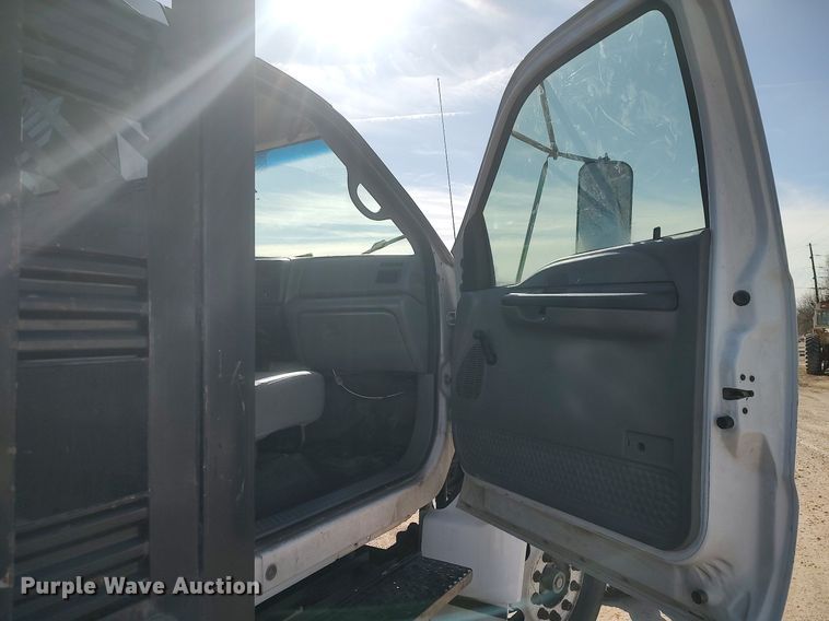 image for item DO3833 2008 Ford F750 Super Duty  flatbed truck