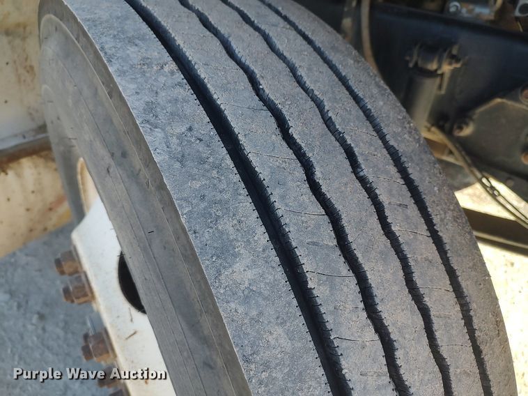 image for item DO3833 2008 Ford F750 Super Duty  flatbed truck