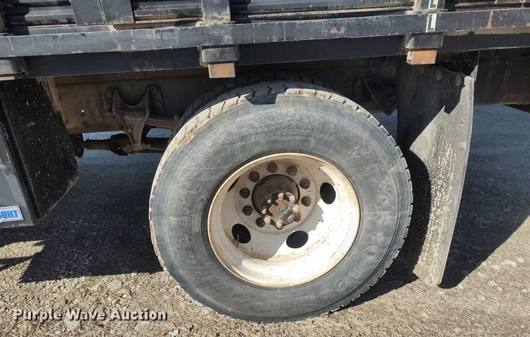 image for item DO3833 2008 Ford F750 Super Duty  flatbed truck