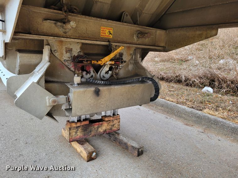 image for item DO4175 2007 Travis S/102  bottom dump trailer