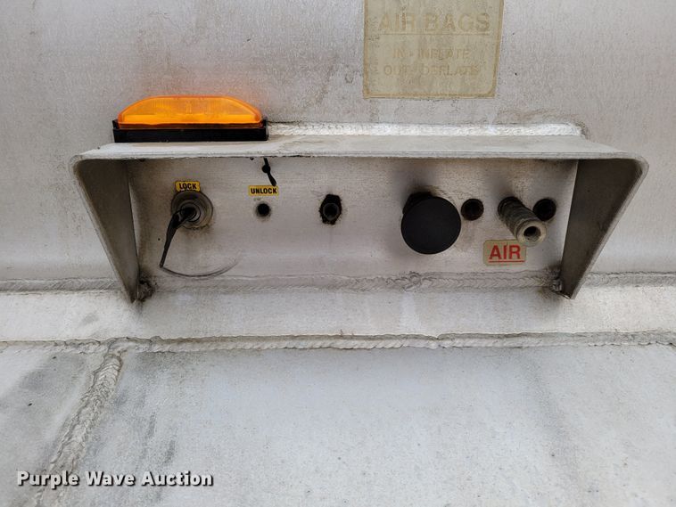 image for item DO4175 2007 Travis S/102  bottom dump trailer