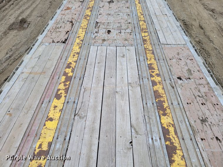 image for item DO4194 1997 Transcraft Eagle W2 50XI02  flatbed trailer