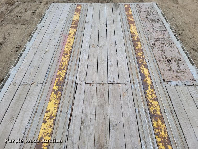 image for item DO4194 1997 Transcraft Eagle W2 50XI02  flatbed trailer