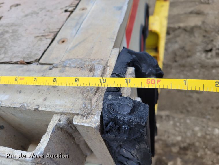 image for item DO4194 1997 Transcraft Eagle W2 50XI02  flatbed trailer